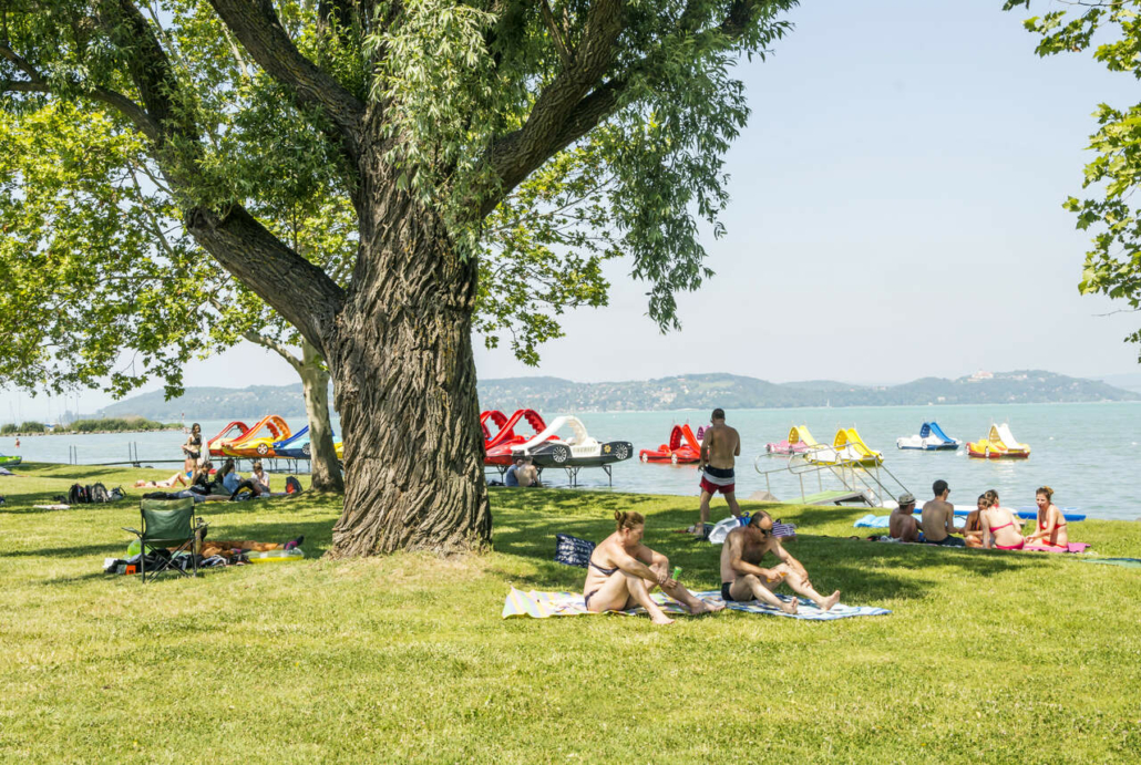 külföldi turisták Balaton nyár