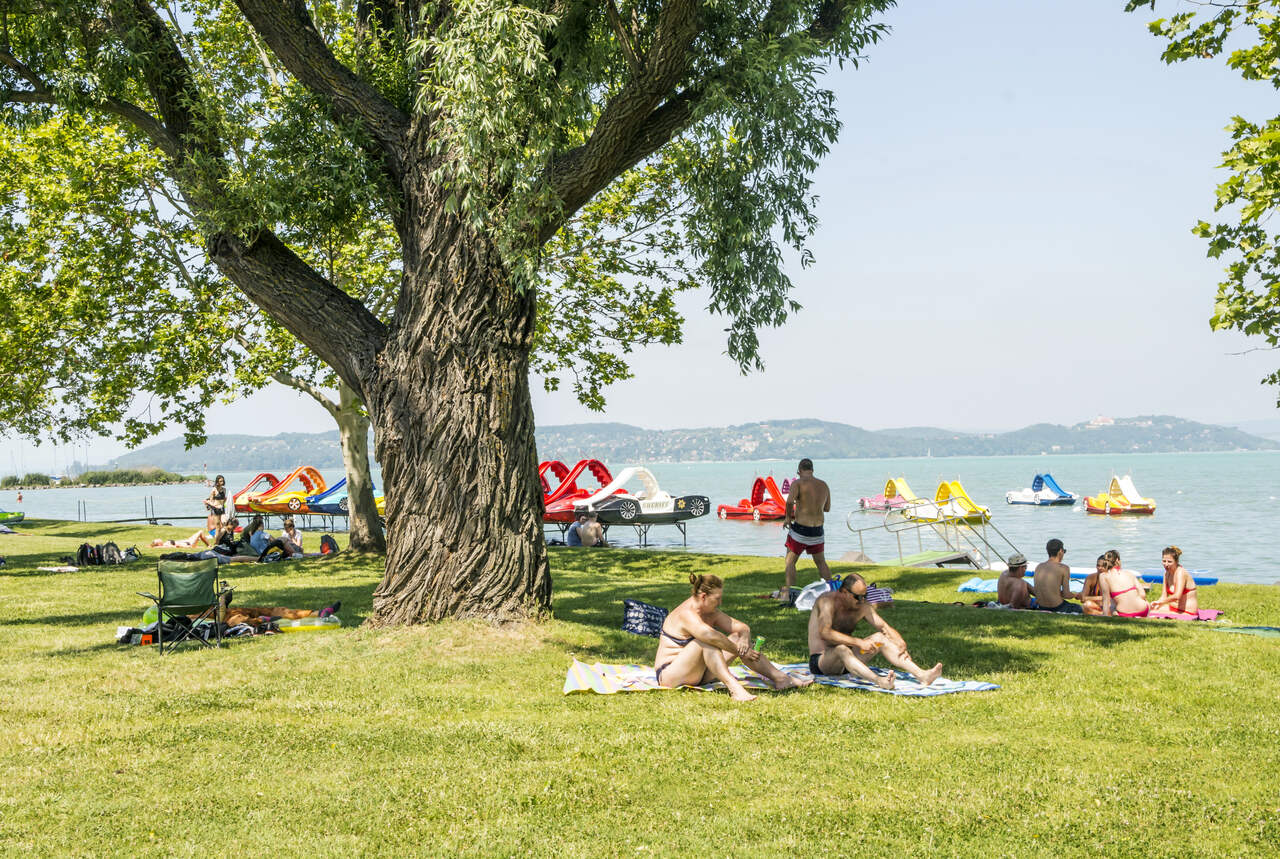 külföldi turisták Balaton nyár