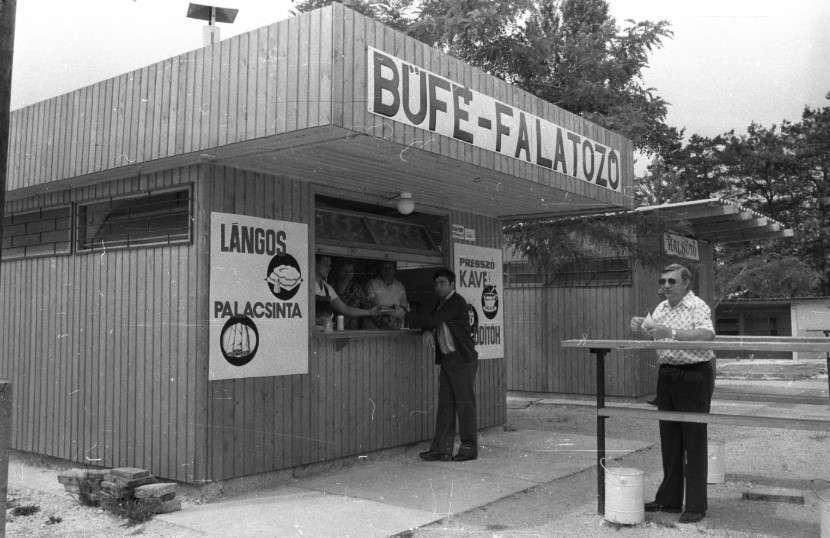 Balaton lángos büfé nyaralás