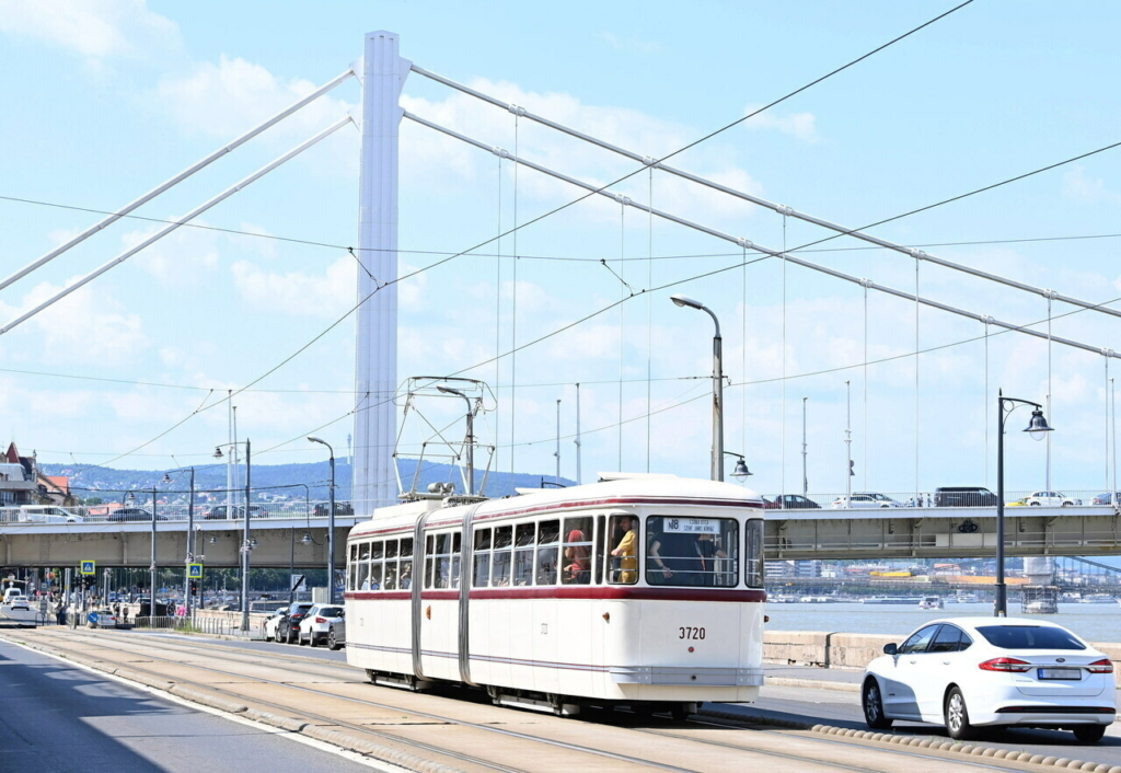 n18 nosztalgia villamos Budapest