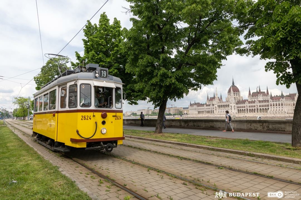 nosztalgia trolik Budapest nosztalgiaszezon retrójáratok