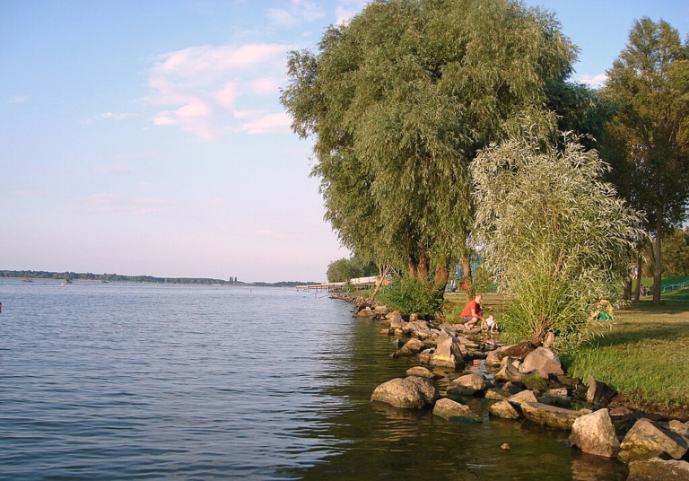 Balaton Velencei-tó Tisza-tó ingatlan nyaralás