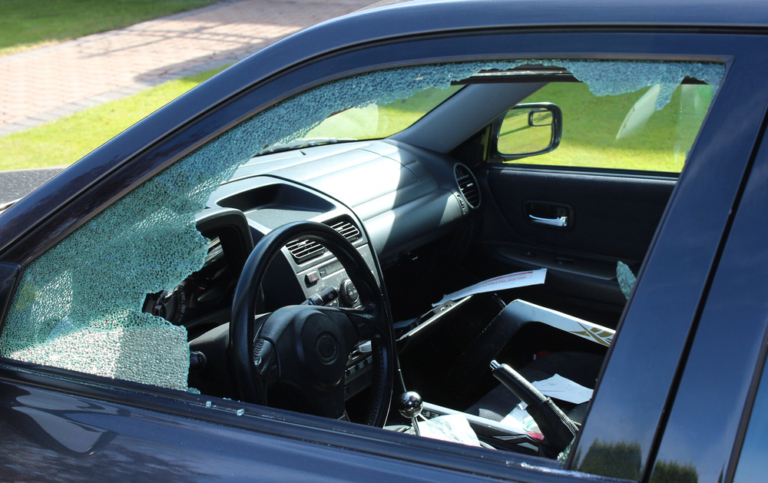 magyar fiatal bécs ausztria autó