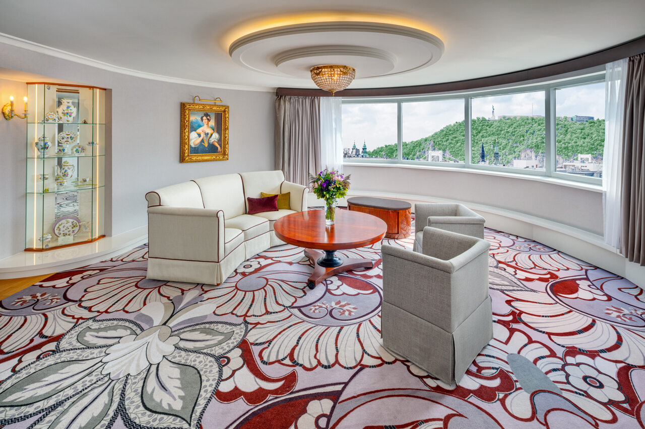 Kempinski Hotel Corvinus Budapest herend art collection suite