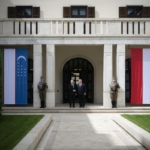 Orbán Viktor magyar kormányfő és Savkat Mirzijojev üzbég elnök