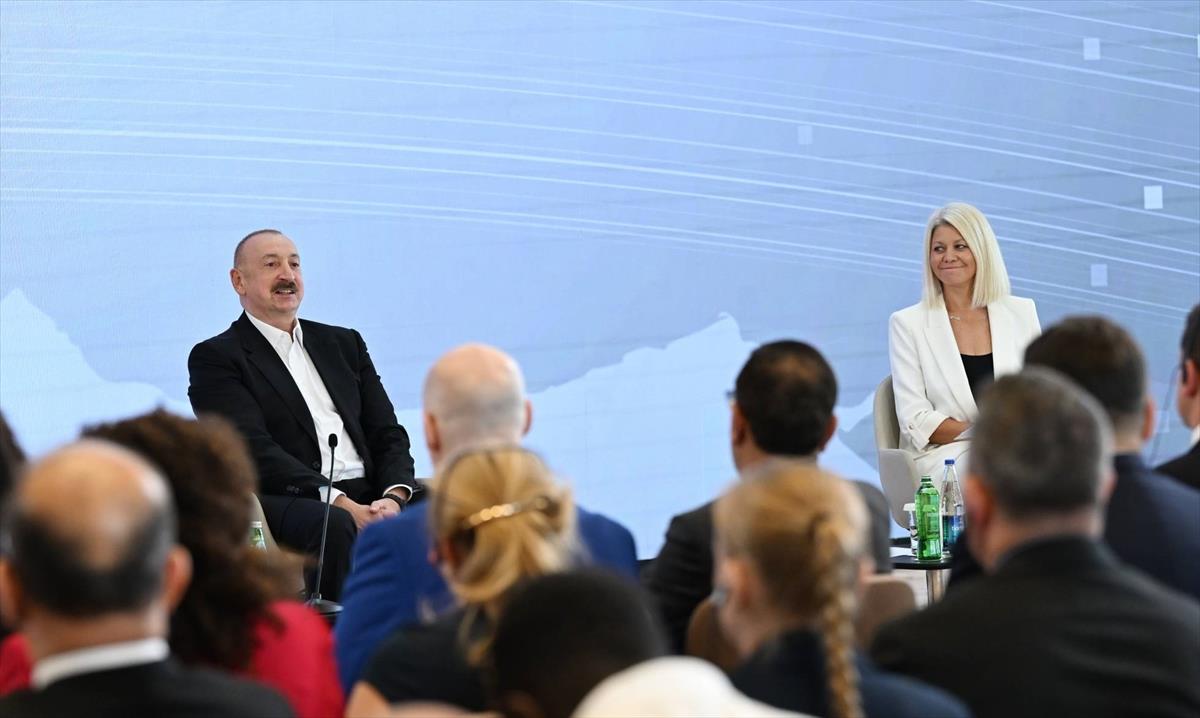 Ilham Aliyev azeri elnök a Global Media Forum 2025 rendezvényen. Fotó:Anadolu