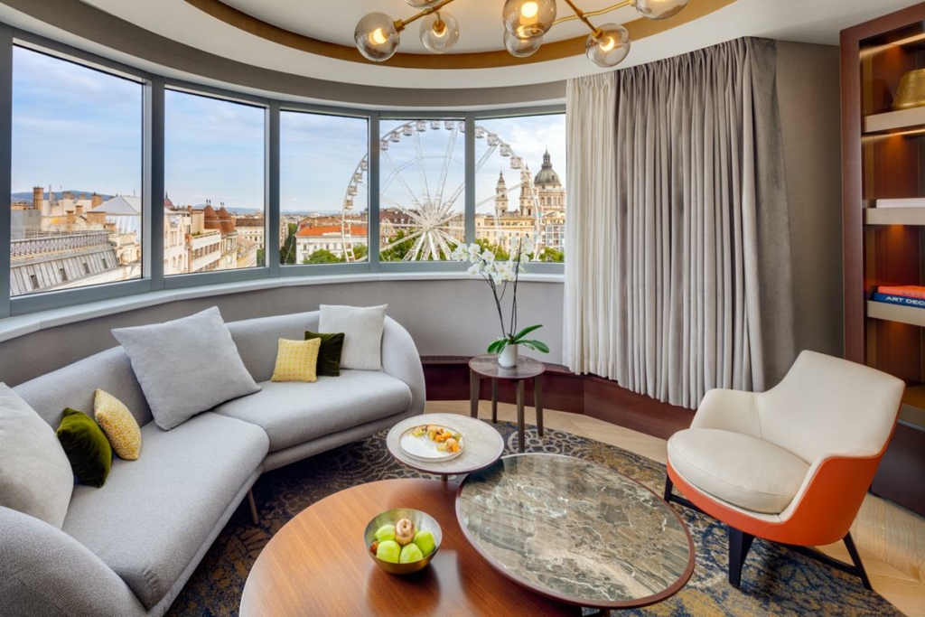 A budapesti Kempinski Hotel Corvinus elnöki lakosztálya. Fotó: janprerovsky.com