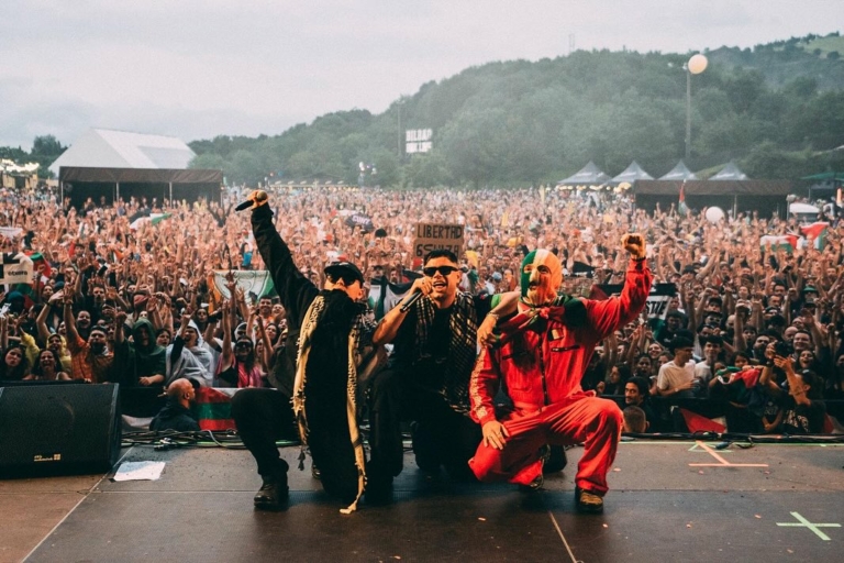 Kitiltanának egy együttest a Szigetről