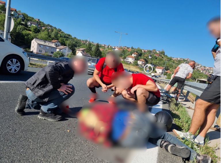 Magyar motoros balesete Szarajevó mellett