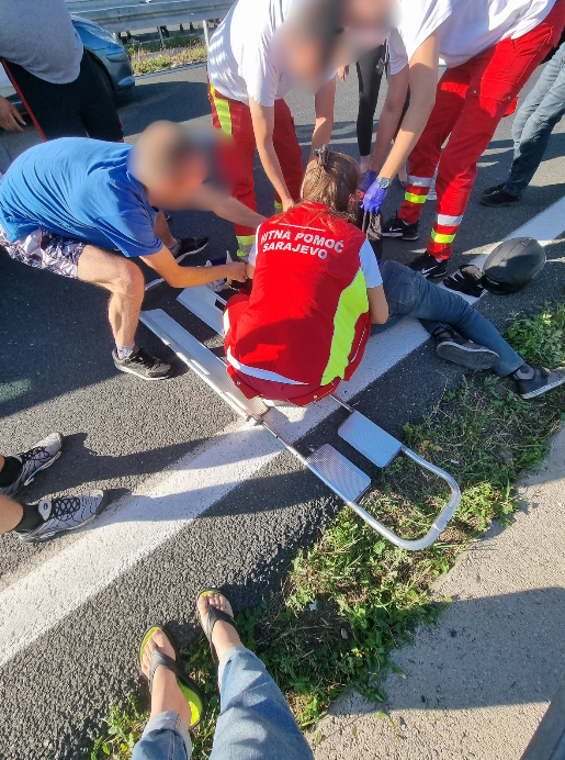 Magyar motoros balesete Szarajevó mellett