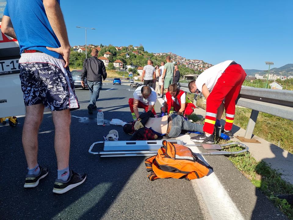 Magyar motoros balesete Szarajevó mellett