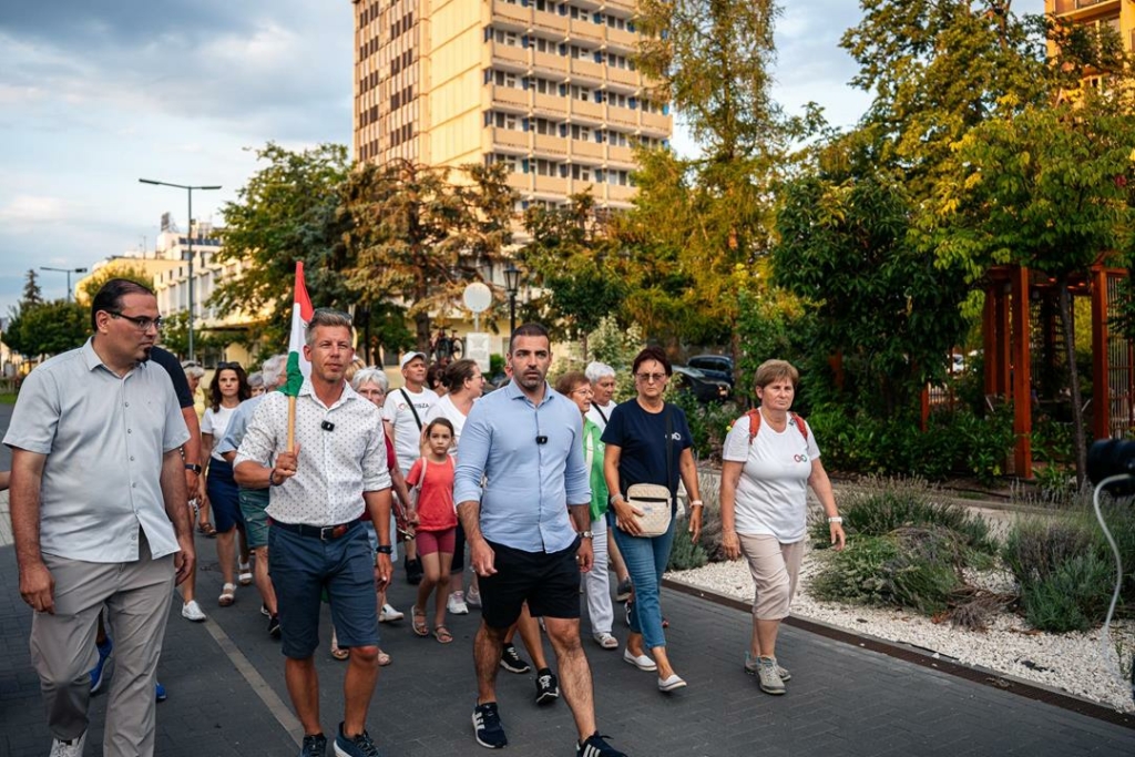 Magyar Péter újabb országjárásán