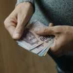 1 milliárdos választási osztogatás 8 új kormányzati program