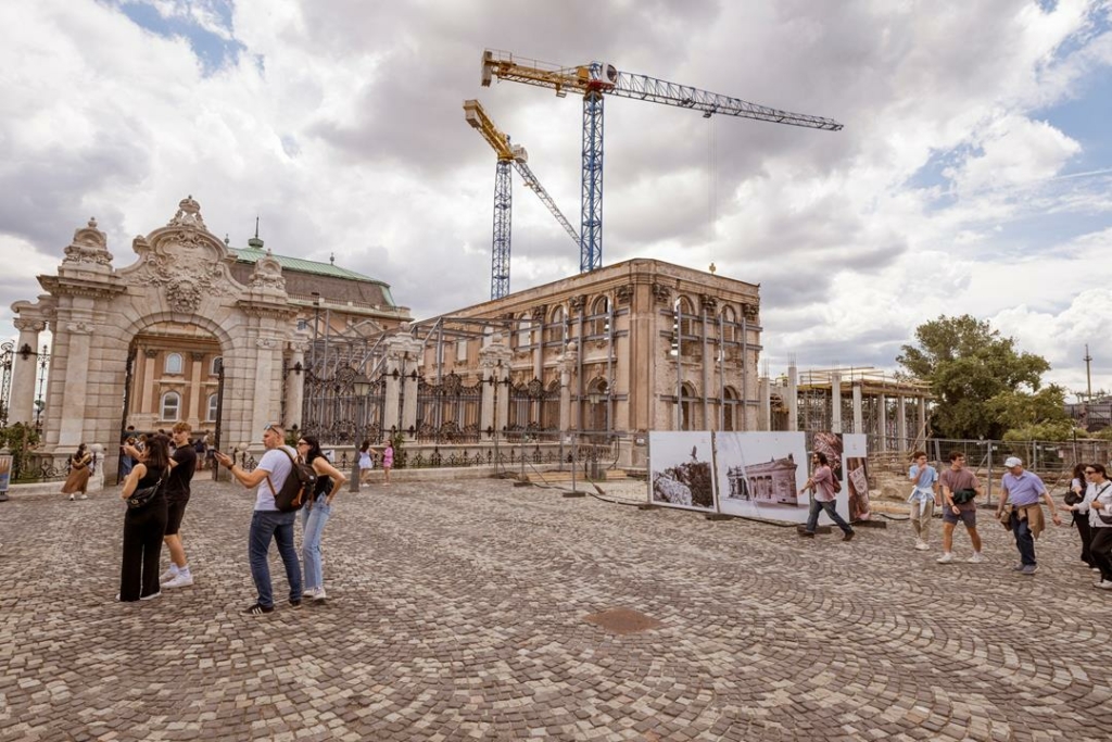 Vasbentonból építik újjá a Budavári Palota teljes északi szárnyát
