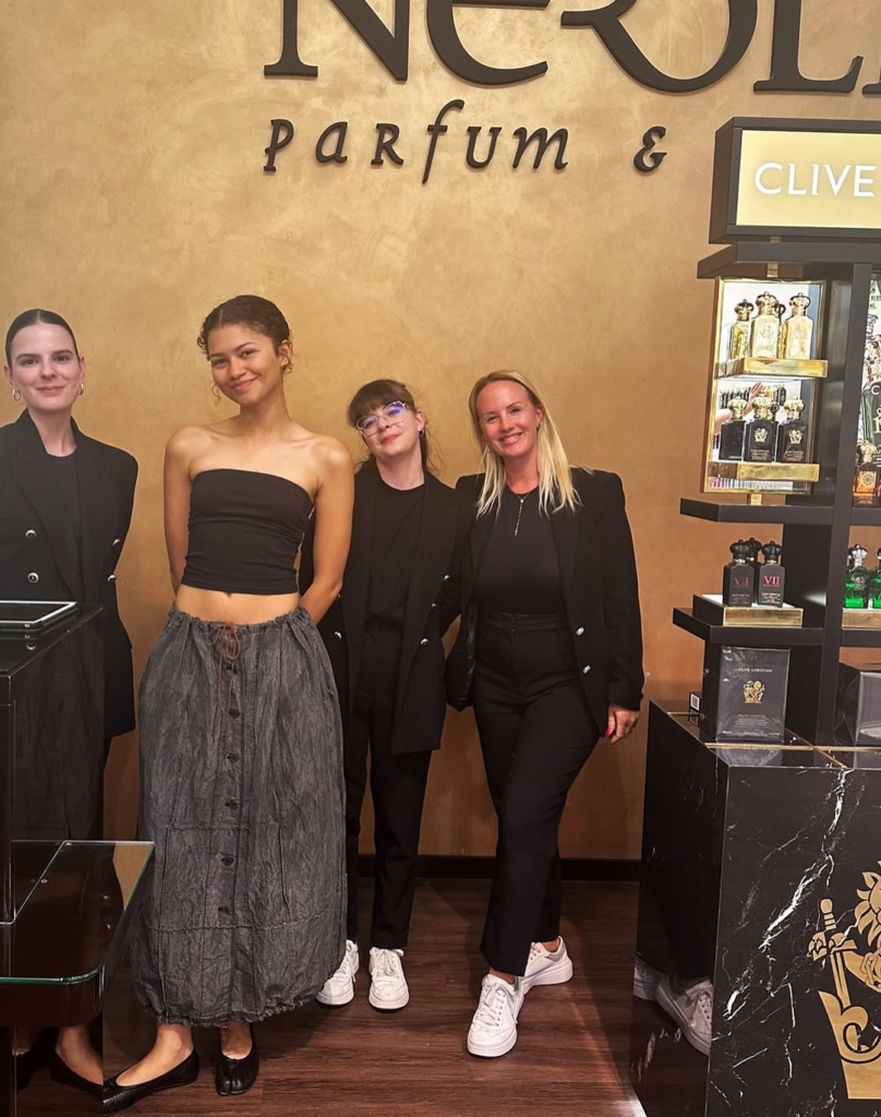 Zendaya Budapesten a Neroli luxus parfümériában