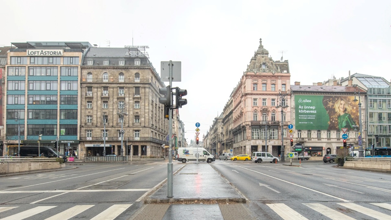 Astoria felújítás BKK