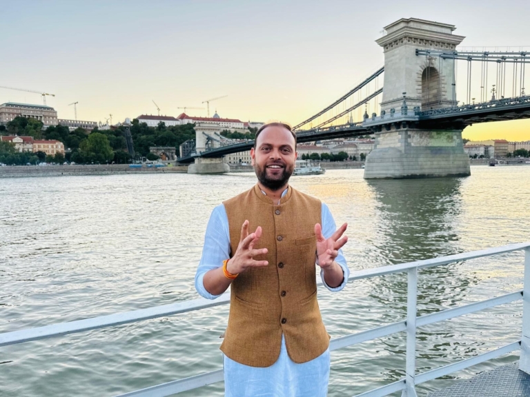 Dr. Mukesh Kumar Srivastava augusztus 20 Magyarország