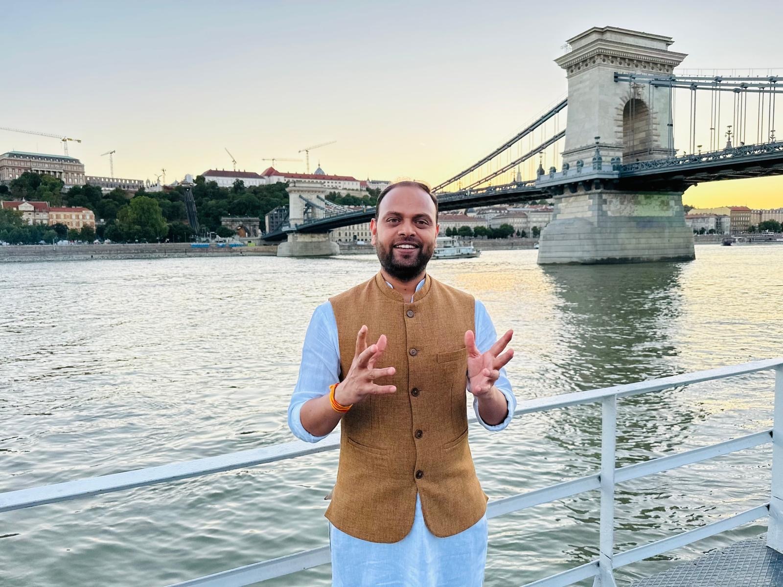 Dr. Mukesh Kumar Srivastava augusztus 20 Magyarország