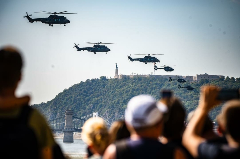 Légi parádé Budapesten augusztus 20-án