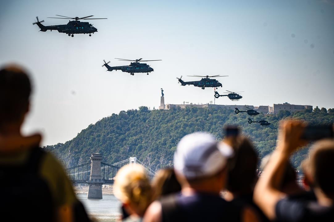 Légi parádé Budapesten augusztus 20-án