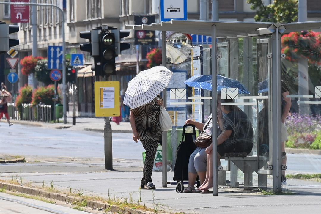 Ma még tombol a forróság, kádmeleg a Balaton is