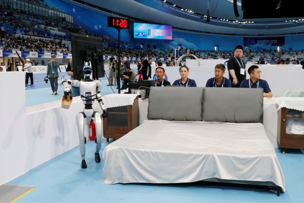 Kína humanoid robot olimpia verseny Peking nemzetközi foci box 