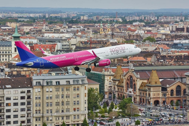 Wizz Air repülő Budapest fölött