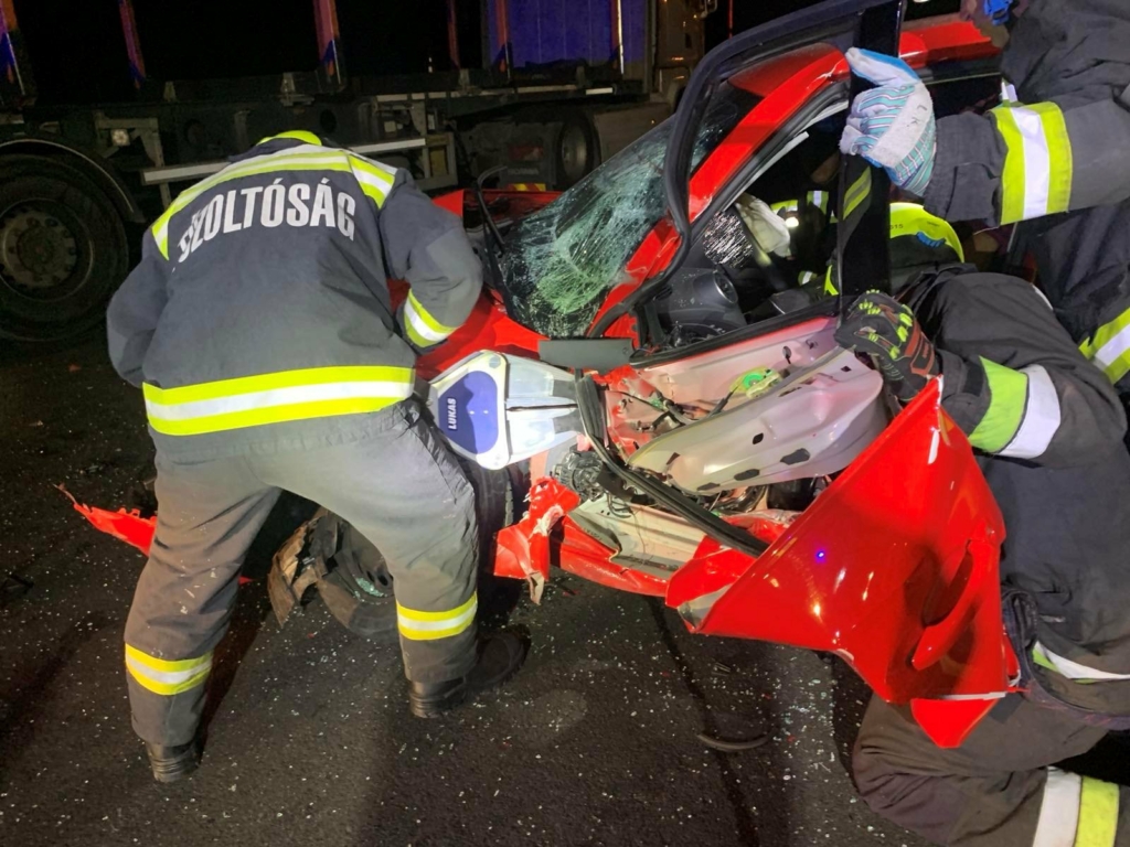 Az okostelefonon múlt a túlélés