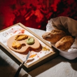 A Costes Downtown jubileuma egy új, komplex élmény születése: a fine dining és a kortárs művészet összekapcsolása egy fesztelen, mégis minőségi formában, közvetlenül a város szívében.