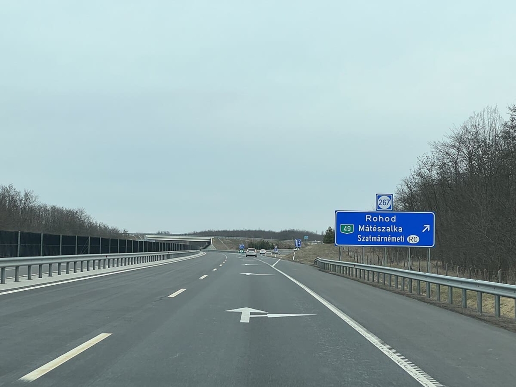 Lázár János autópálya sebességhatár növelés nemzeti konzultáció KRESZ 2025 M3