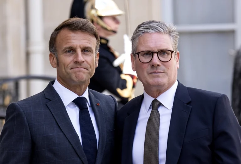 Franciaország kormány bukás Emmanuel Macron Keir Starmer