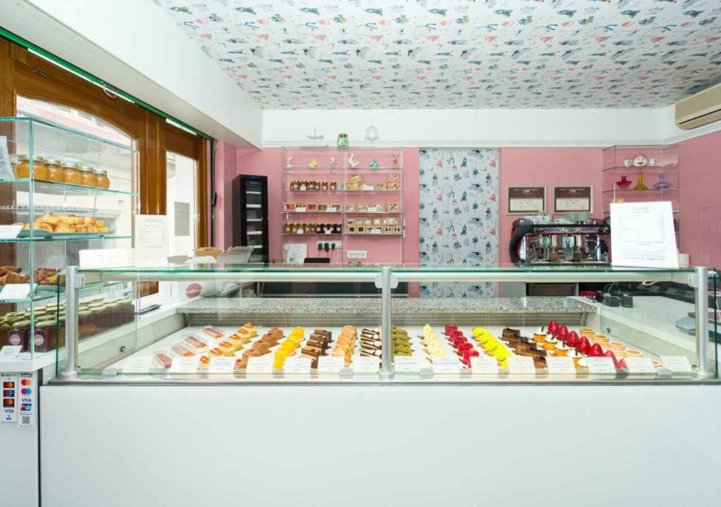Málna The pastry shop cukrászda visszatér édességek torta sütemény