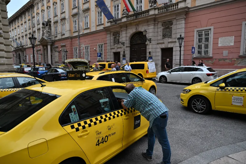 taxis-demonstracio-budapest2