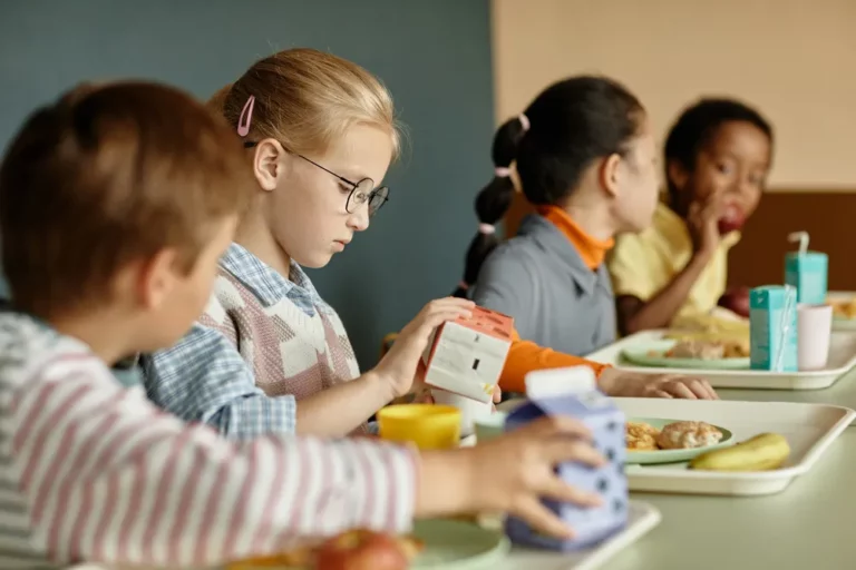 Üvegszilánk az iskolai menza ételében