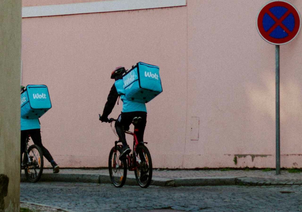 futárok tüntetés Budapest foodora wolt 
