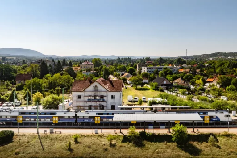 Akár 50 ezer is lehet majd egy vonatút Budapest környékén