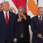 Orbán Viktor és a tolmácsgép