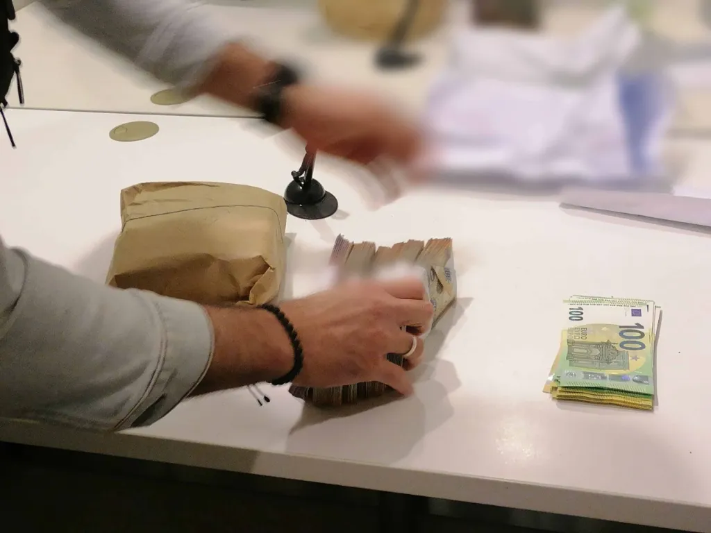 Több száz millió forintot csaltak ki áldozataiktól budapesti főorvosok