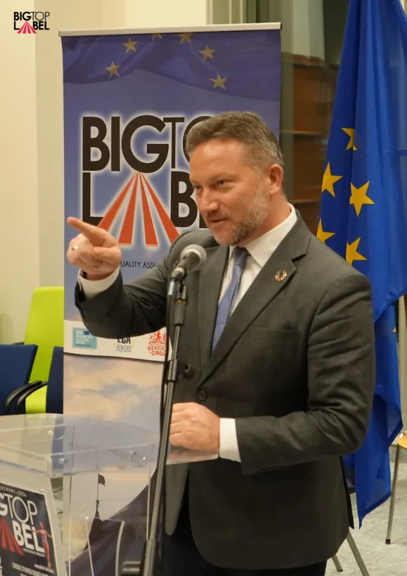 Ujhelyi István volt EP-képviselő uniós források Magyar Péter