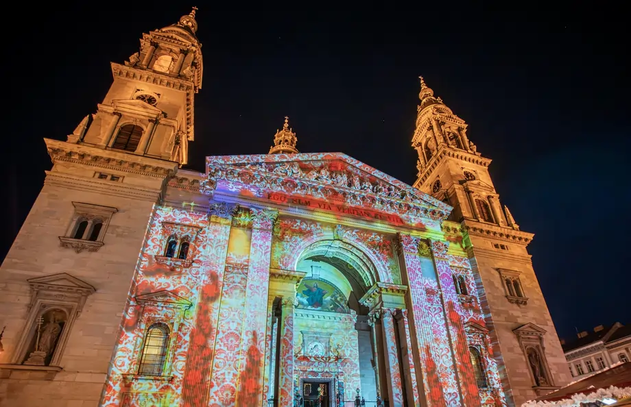 Budapest karácsonyivásár Advent Bazilika Vörösmarty-tér ünnep
