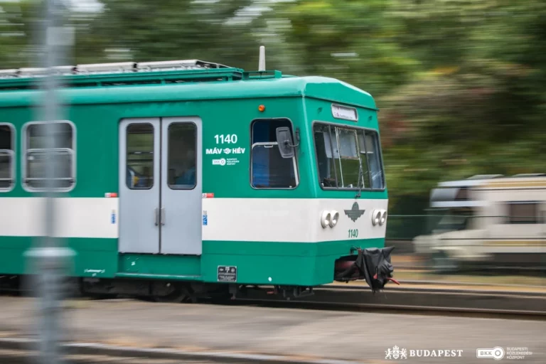 HÉV felújítás polgármester vita demonstráció Vitézy Szentendre