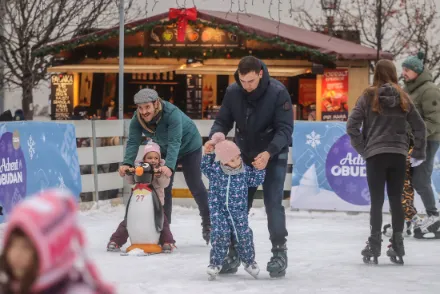 Családias hangulatú karácsonyi vásár Óbudán