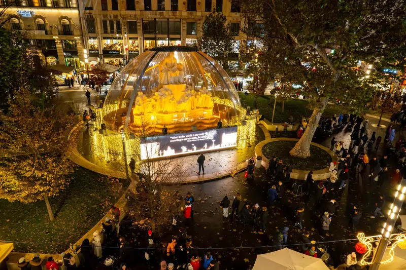 Budapest karácsonyivásár Advent Bazilika Vörösmarty-tér ünnep