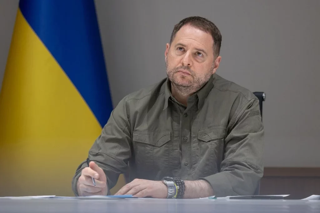 Ukrajna korrupciós botrányában lemondott Zelenszkij elnök kabinetfőnöke