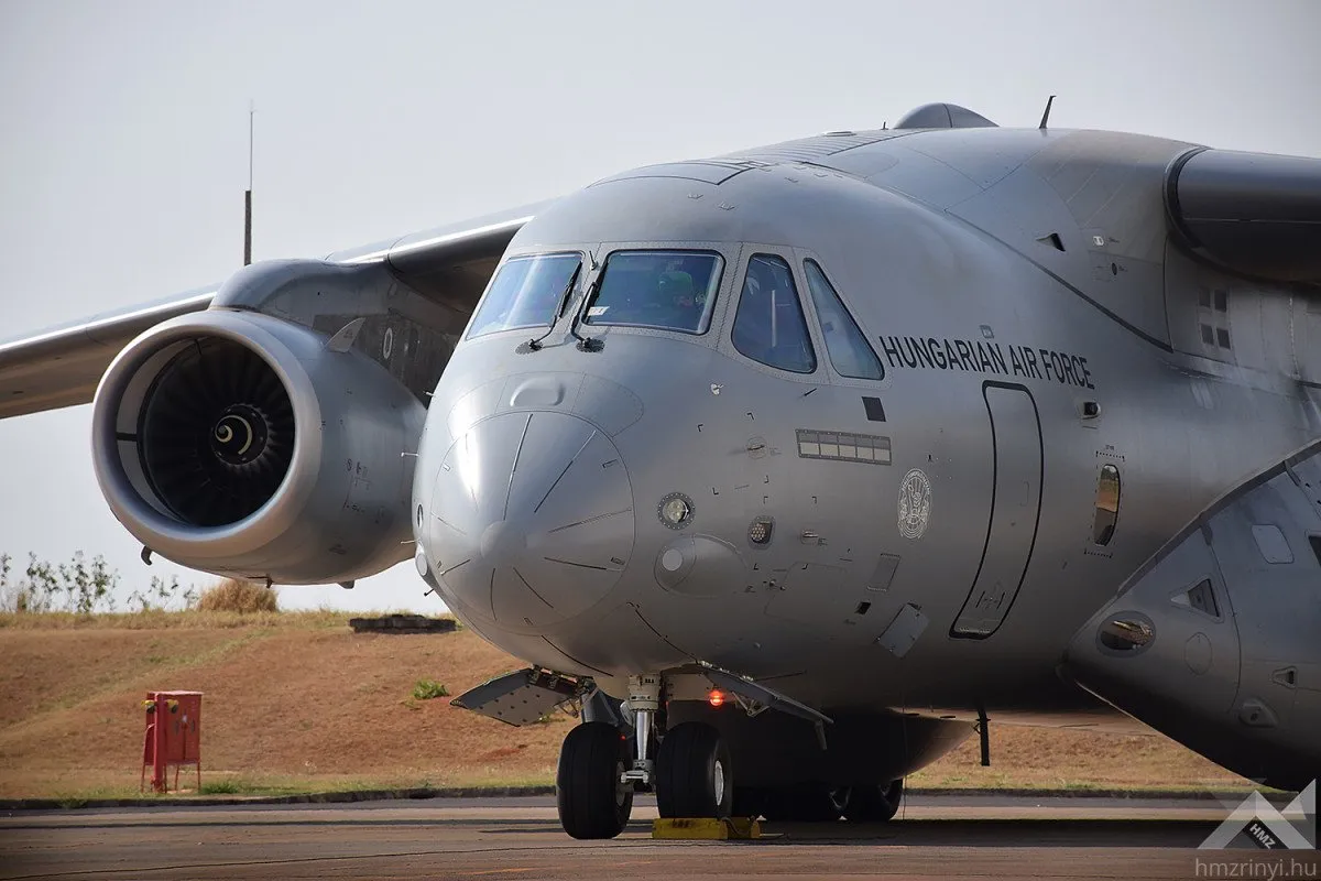 Megérkezett a „testvér”: így erősödik a magyar légierő KC-390 millennium szállító repülőgép