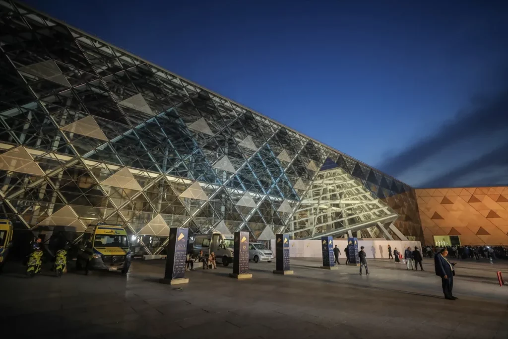 Megnyílt a világ legnagyobb múzeum, Orbán is jelen volt az ünnepségen