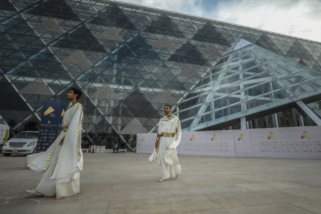 Megnyílt a világ legnagyobb múzeum, Orbán is jelen volt az ünnepségen