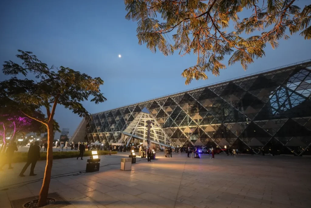 Megnyílt a világ legnagyobb múzeum, Orbán is jelen volt az ünnepségen