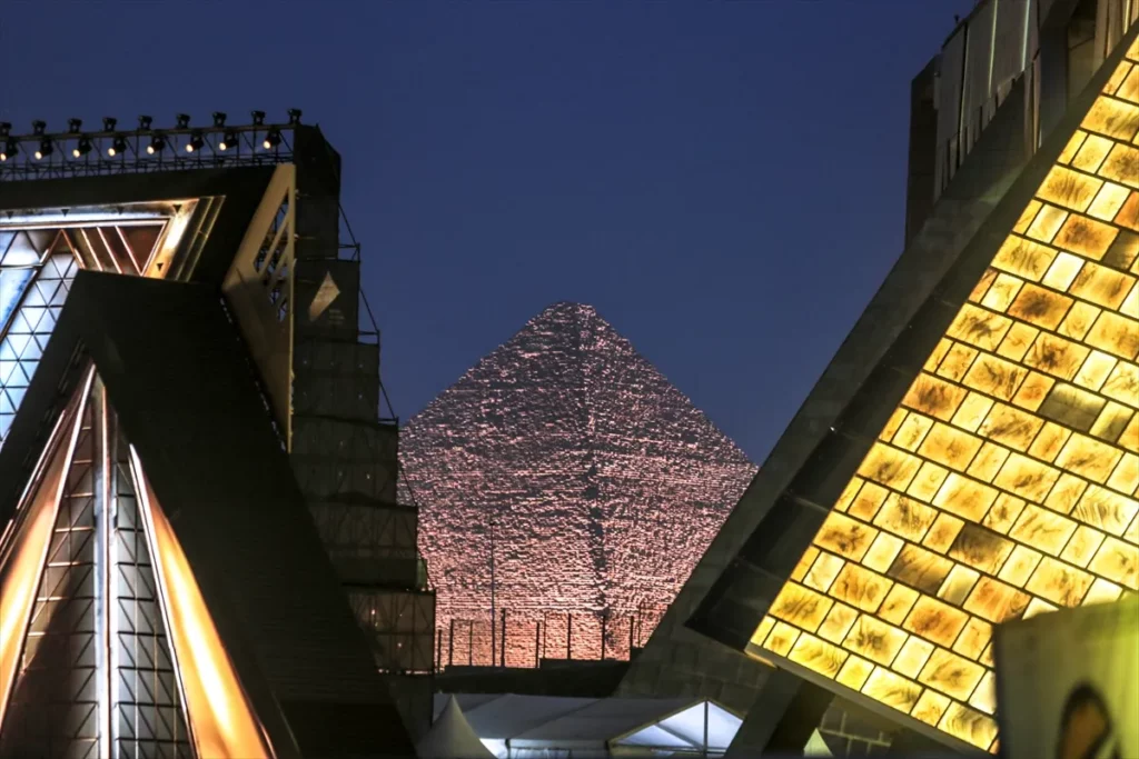 Megnyílt a világ legnagyobb múzeum, Orbán is jelen volt az ünnepségen