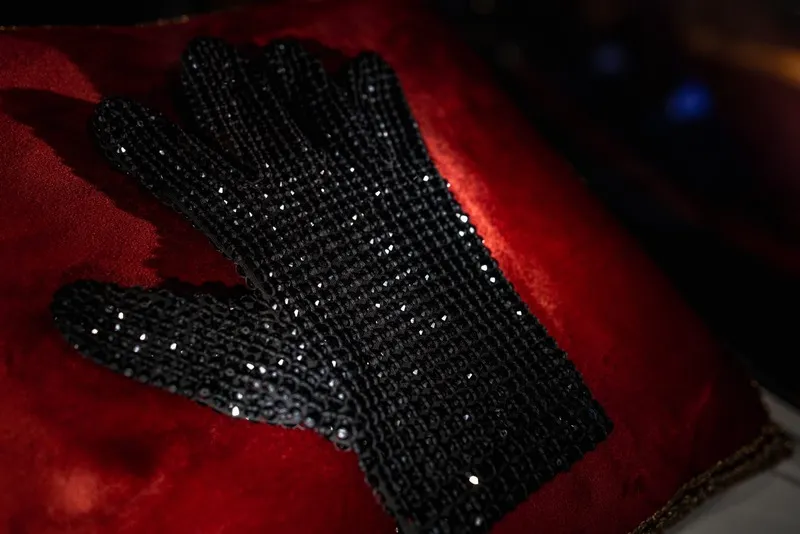 michael-jackson-kiallitas-budapest2